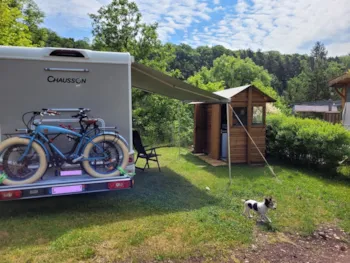 Pitch - Premium Pitch Equipped With A Freecamp Original 1/2 Pers - Flower Camping La Rochelambert