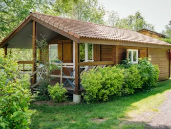 Accommodation - Chalet Jade Confort 30M² 2 Bedrooms + Sheltered Terrace 15M² - Flower Camping La Rochelambert