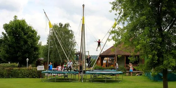 Camping Marvilla Parks - La Croix du Vieux Pont