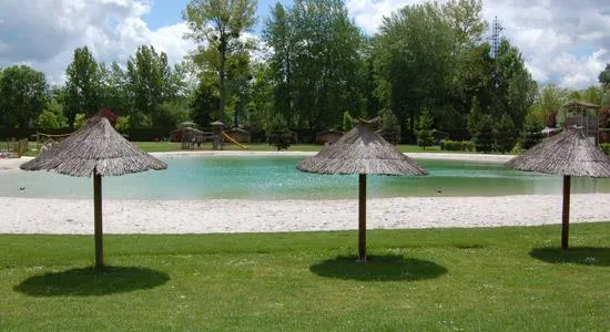 Camping Marvilla Parks - La Croix du Vieux Pont