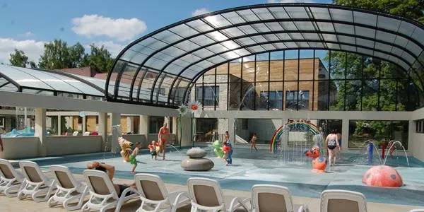 Camping Marvilla Parks - La Croix du Vieux Pont