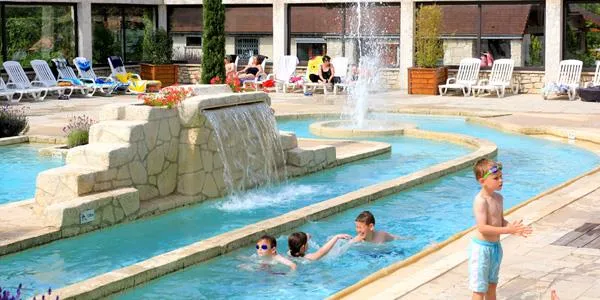 Camping Marvilla Parks - La Croix du Vieux Pont