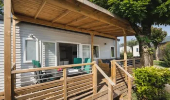 Mietunterkunft - Premium By Roan| 35M² | A/C + Tv| 3 Bedrooms | Balcony Terrace 15M² - - Camping Marvilla Parks - La Croix du Vieux Pont