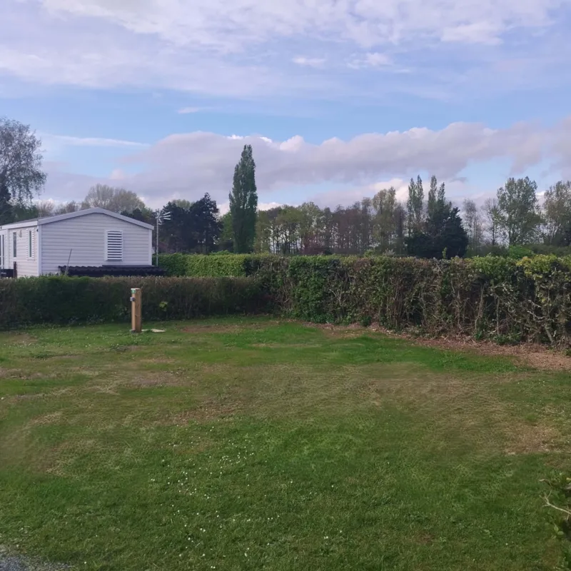 Emplacement Privilege Xl - Emplacement 120 M²  Avec Électricité 10A  Et Arrivée D'eau / 5 Pers Max