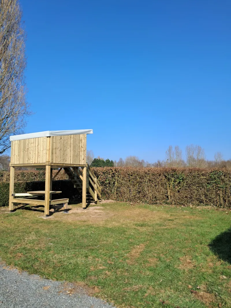 Cabane Insolite Nature Perchée- 2 Pers (Tente Supplémentaire Obligatoire Au Delà De 2 Personnes)