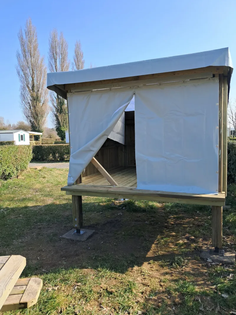 Cabane  Insolite Nature-  2 Pers (Tente Supplémentaire Obligatoire Au Delà De 2 Personnes)