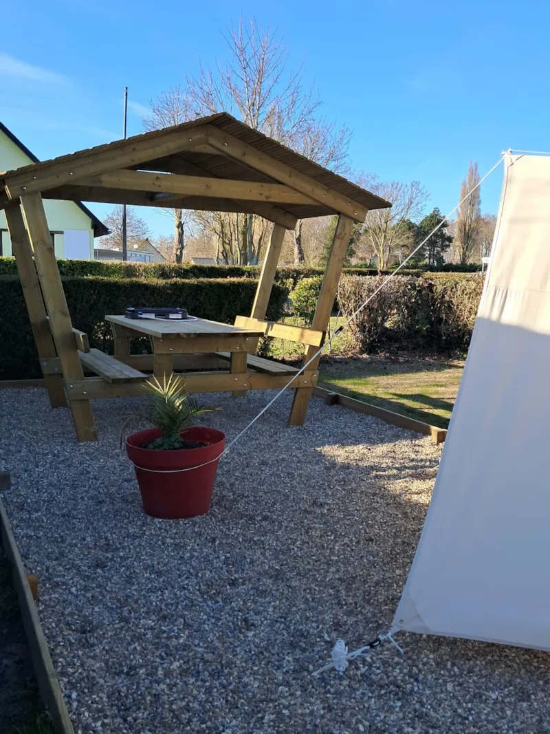 Tente Insolite Confort Équipée 4 Pers- "Prêt À Camper"