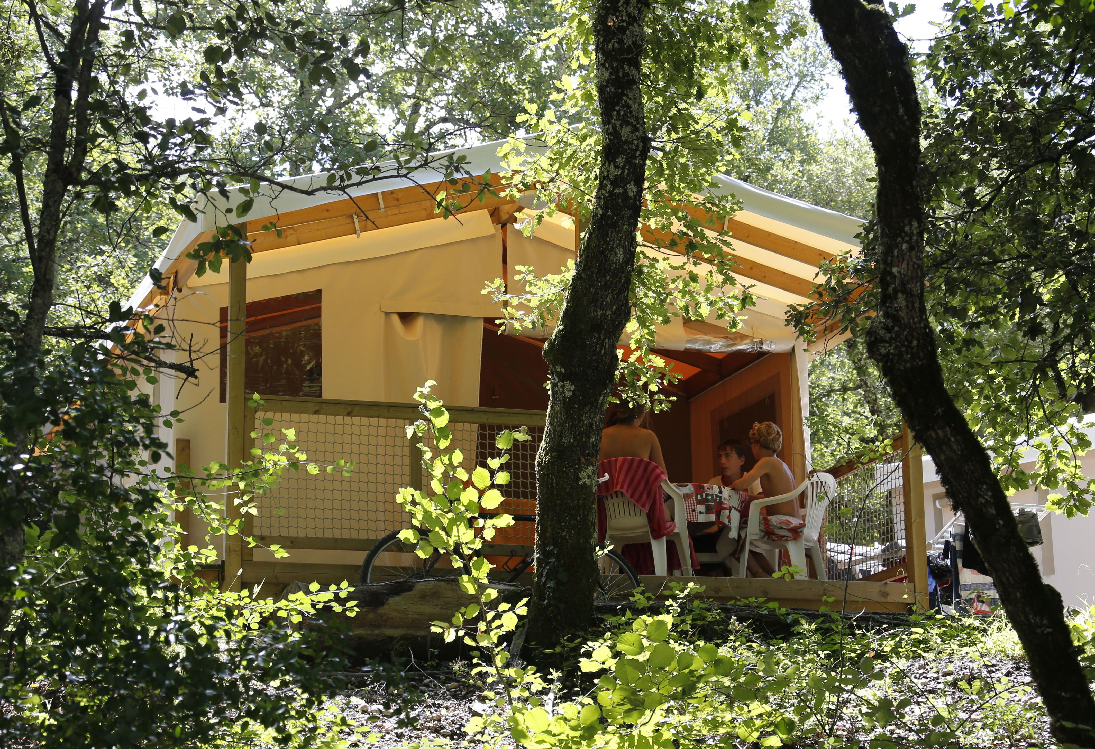 La camp. Camping la Genese. Domaine naturiste “la Genèse” Family. La Genese Family. Camping naturiste Family Camp.