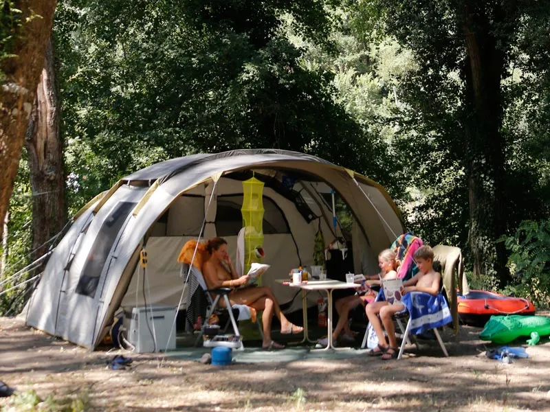 Pitch - Pitch + 1 Car + Tent , Caravan Or Motor Home Without Electricity - Domaine de La Genèse