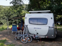 Stellplatz - Stellplatz + Auto + Zelt/Wohnwagen Oder Wohnmobil + Strom 6A - Domaine de La Genèse