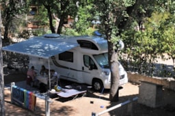 Pitch - [C] Campervan Or Caravan : 7 M Or More - Parc des Maurettes