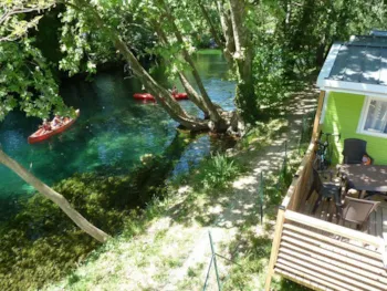 Mietunterkunft - 'Loggia' Fluß Cottage - 27M2 - 2 Zimmer + Klimaanlage - Camping La Coutelière