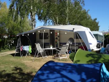 Stellplatz - Stellplatz 80M² Minimum/ Stromanschluss 10 Ampere - Camping de la Plage de Cleut Rouz