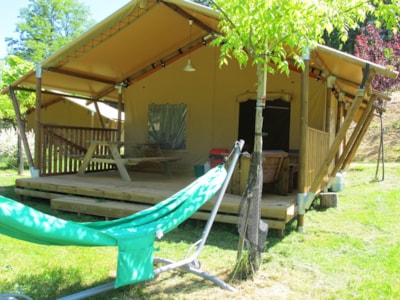 Safari tent (without private bathroom facilities), 2 bedrooms. — 2