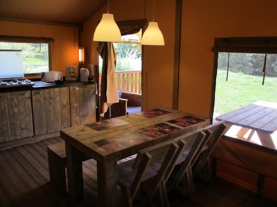 Safari tent (without private bathroom facilities), 2 bedrooms. — 6