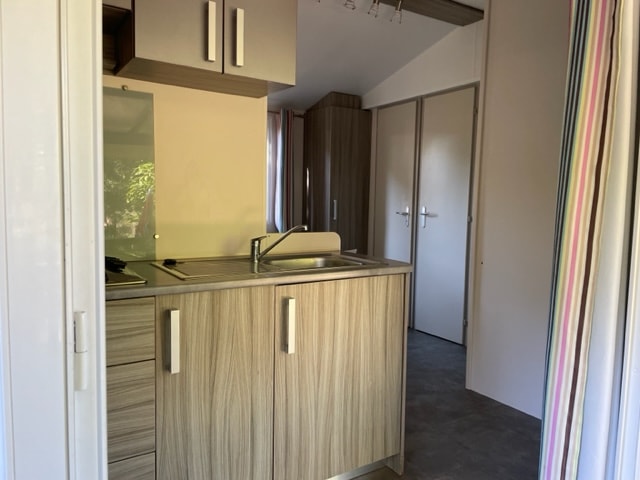 Mobil-home Riviera 27.5m² - 2 chambres avec une terrasse semi-couverte 1/5 Pers.