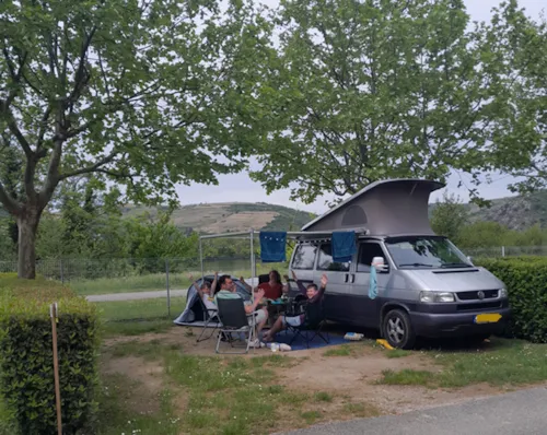 Emplacement - Emplacement Rhône Avec Électricité - - image n°4 - Camping Municipal Les Iles de Silon