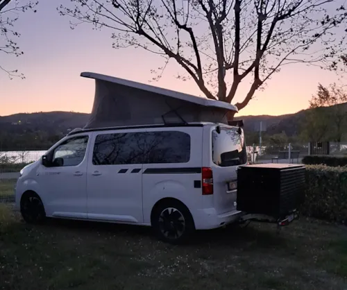 Emplacement - Emplacement Rhône Avec Électricité - - image n°5 - Camping Municipal Les Iles de Silon
