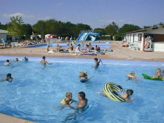 Camping Marvilla Parks - Le Château de Galaure