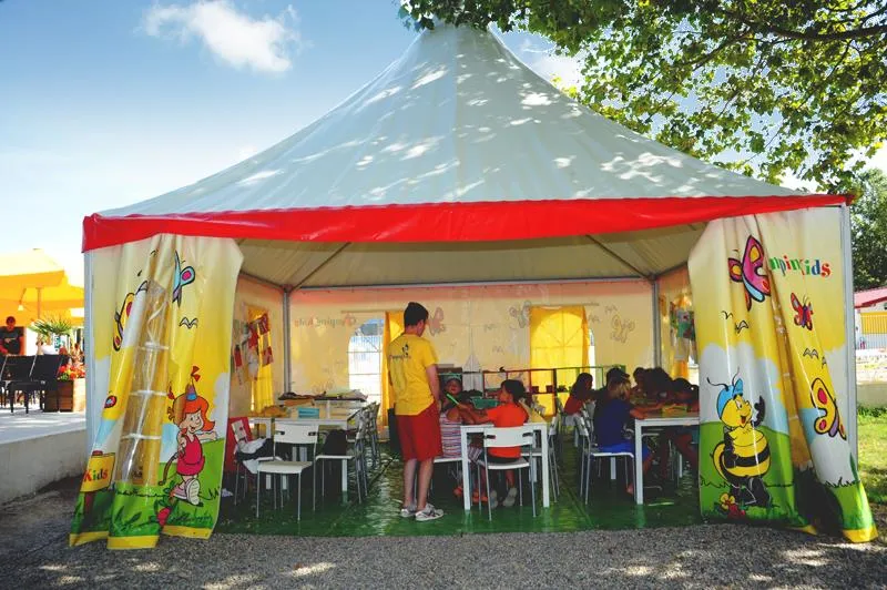 Camping Marvilla Parks - Le Château de Galaure