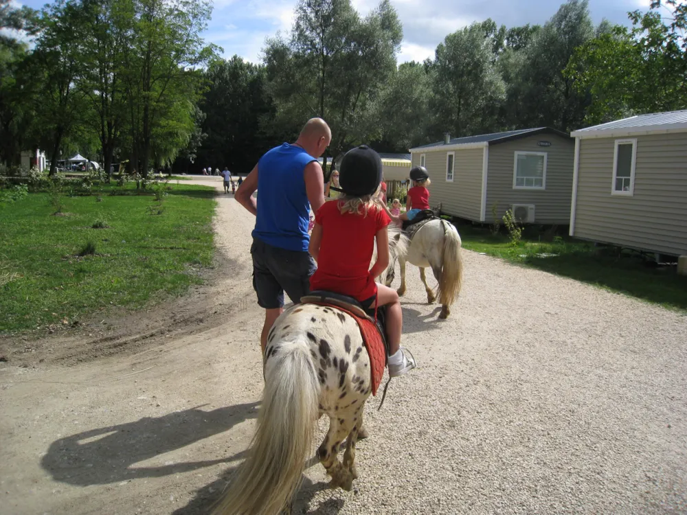 Camping Marvilla Parks - Le Château de Galaure