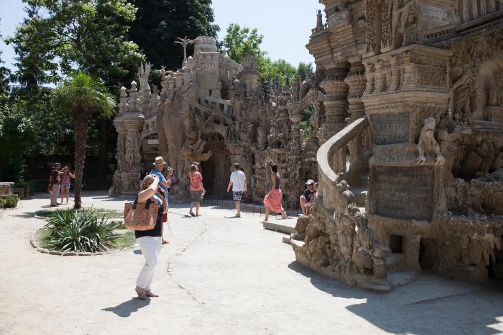 Camping Marvilla Parks - Le Château de Galaure