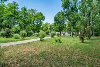 Emplacement Essential | Tente Et Véhicule +7 M | >120 M² | Électricité Et Pas D'eau