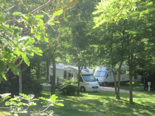Pitch - Pitch Standard + Electricity 6A - image n°2 - Camping Le Gallo Romain