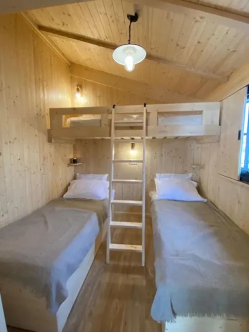 Location - Lodge Cape Town - 2 Chambres Avec Grande Terrasse - Clim + Lave Vaisselle + Spa - image n°2 - Camping Le Gallo Romain