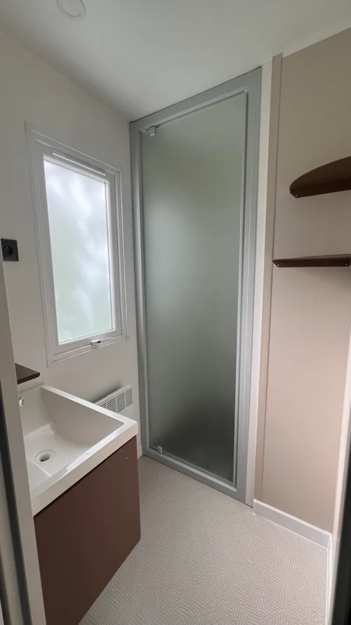 Location - Mobilhome Irm Confort Compact - Clim - 2 Chambres - image n°3 - Camping Le Gallo Romain