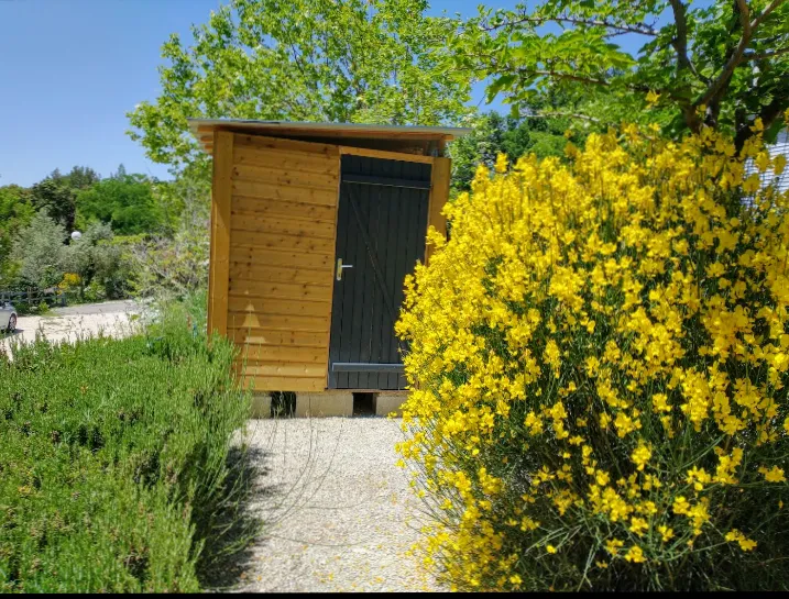 Emplacement Premium N°7 Avec Sanitaire Individuel