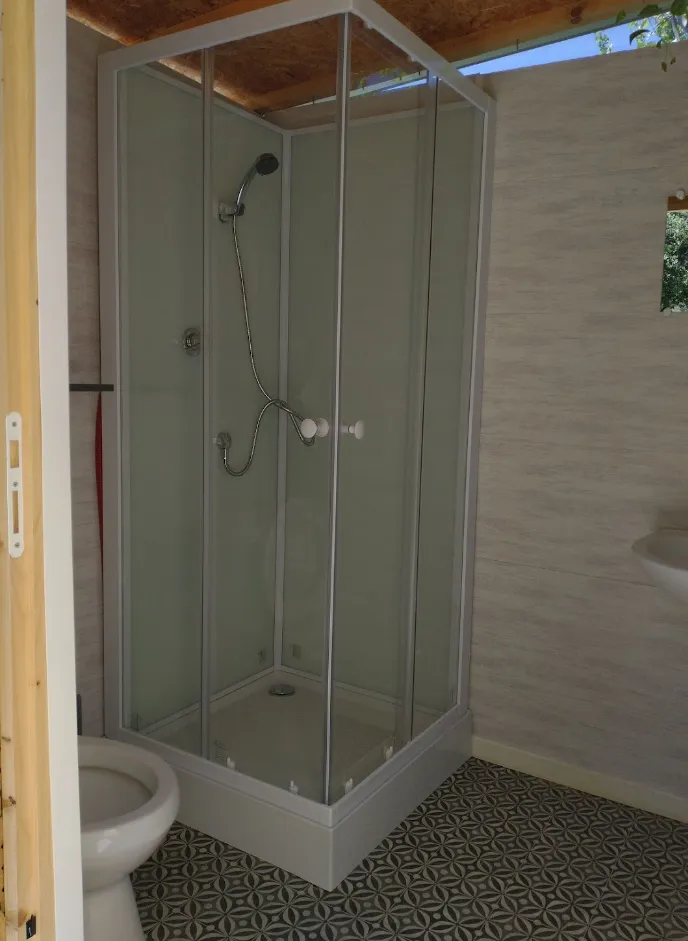 Emplacement Premium N°7 Avec Sanitaire Individuel