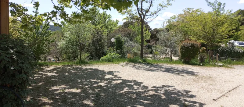 Emplacement Premium N°8 Avec Sanitaire Individuel