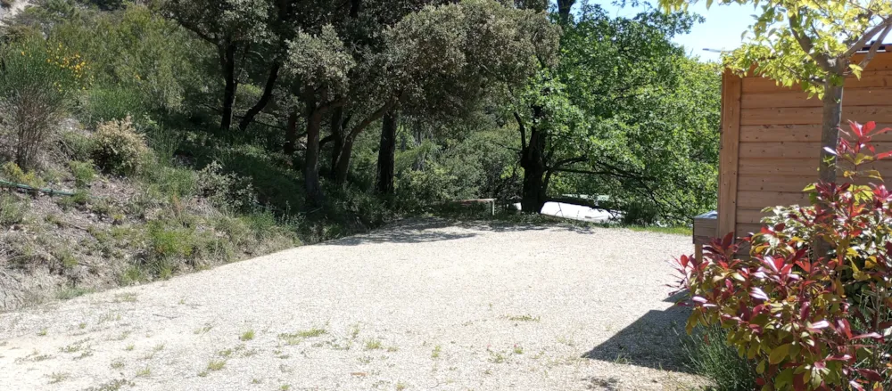 Kampeerplaats(en) - Emplacement Premium N°4 Avec Sanitaire Individuel - Camping Les Terrasses Provençales