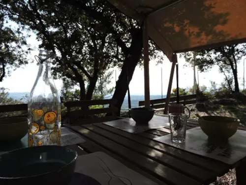 Accommodation - Lodge Aventure Tent - 2 Rooms - image n°4 - Camping Les Terrasses Provençales