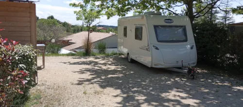 Stellplatz - Stellplatz "Signature" + Strom + Private Sanitäranlagen - image n°8 - Camping Les Terrasses Provençales