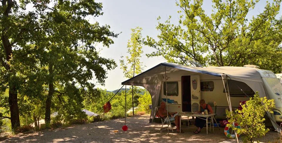 Emplacement - Emplacement "Confort" + Électricité - Camping Les Terrasses Provençales