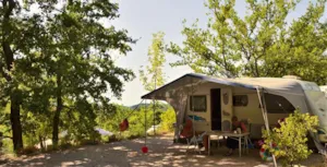 Emplacement - Comfort" pitch + electricity - Camping Les Terrasses Provençales