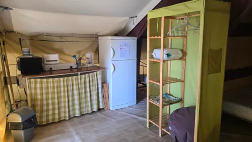 Location - Tente Lodge Aventure - 2 Chambres - image n°4 - Camping Les Terrasses Provençales