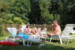 Stellplatz - Stellplatz Strom - Pallieter camping naturiste