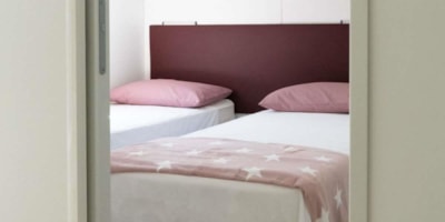 Maxicaravan SUPERIOR JACUZZI 1/5 pers. — 8