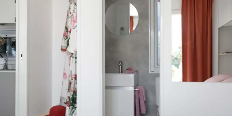 Maxicaravan Superior Jacuzzi 1/5 Pers.