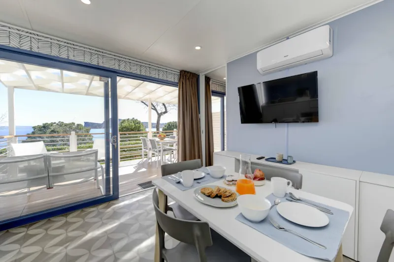 Maxicaravan Jacuzzi View