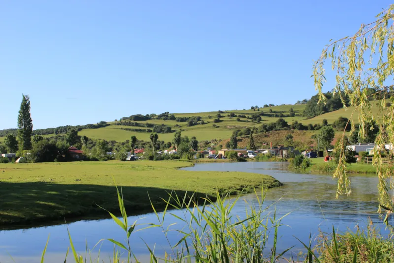 Forfait Standard : Emplacement Avec Électricité + 1 Véhicule, 1 Caravane, 1 Camping Car Ou 1 Tente +