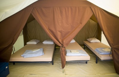 Classic IV Wood & Canvas tent — 3