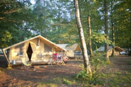 Location - Tente Toile & Bois Trappeur Poêle - Huttopia Lac de Sillé
