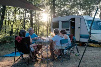 Kampeerplaats(en) - Standplaats Camping Met Elektriciteit - Huttopia Lac de Sillé