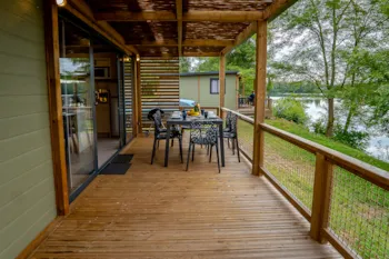 Accommodation - Cottage 2 Bedroom At The Waterfront - Camping Les Ballastières