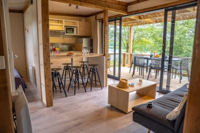 Cottage - 3 Bedrooms on the Waterfront — 2
