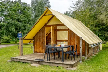 Accommodation - Trapper Tent - Camping Les Ballastières